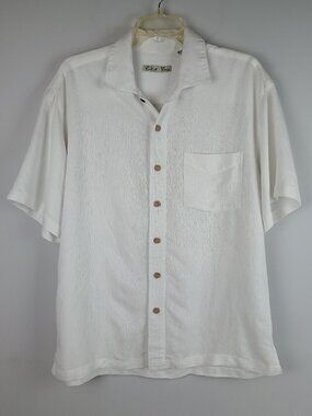 Batik Bay Mens M White Collared Chest Pocket Short Sleeve Button Down Shirt